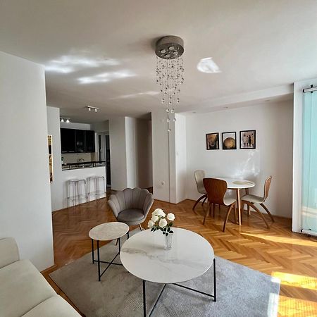 Ruby Luxury Central Apartment Skopje Esterno foto