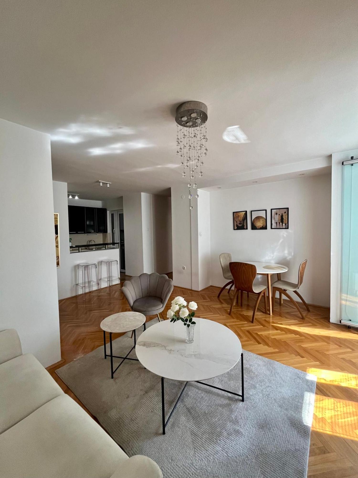 Ruby Luxury Central Apartment Skopje Esterno foto
